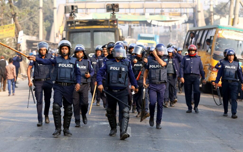 Bangladesh_anti-riot_police_in_Dhaka_2019_REUTERS_Mohammad_Ponir_Hossain_resize2-1024x640.jpg